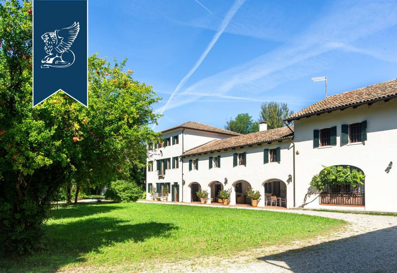 Villa en Treviso, Italia, 1 884 m2 - imagen 1