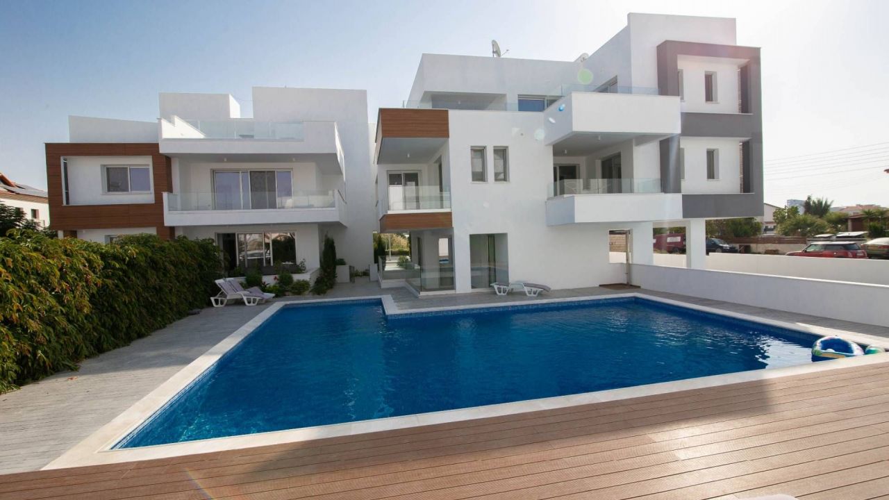 Apartment in Larnaca, Cyprus, 78 sq.m - picture 1