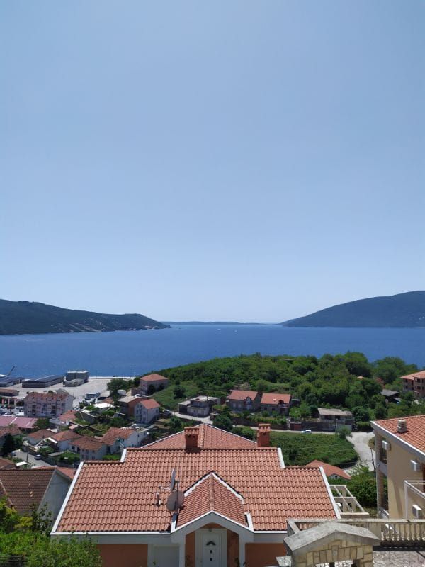 Piso en Zelenika, Montenegro, 85 m2 - imagen 1