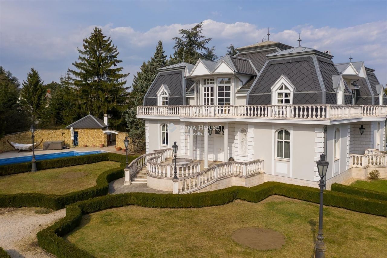 Villa en Szombathely, Hungría, 380 m2 - imagen 1
