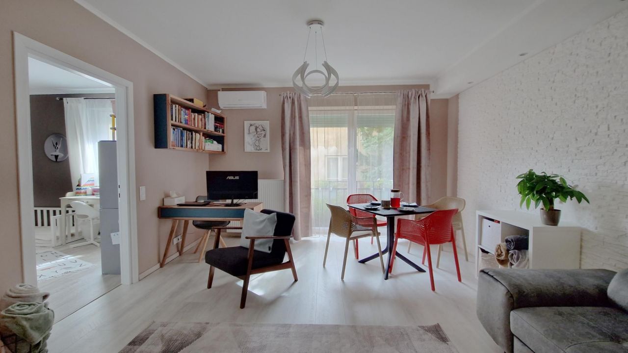 Flat in Budapest, Hungary, 84 sq.m - picture 1