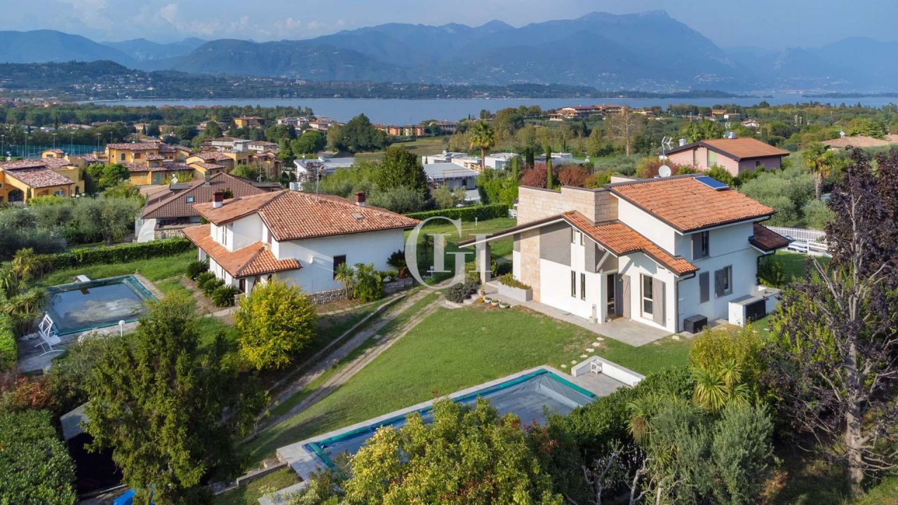 Villa in Gardasee, Italien, 250 m2 - Foto 1