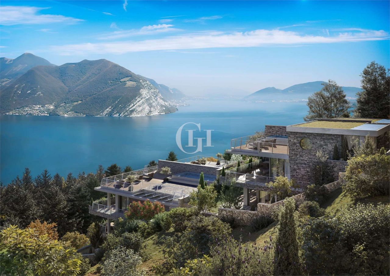 Penthouse by Lake Iseo, Italy, 210 sq.m - picture 1