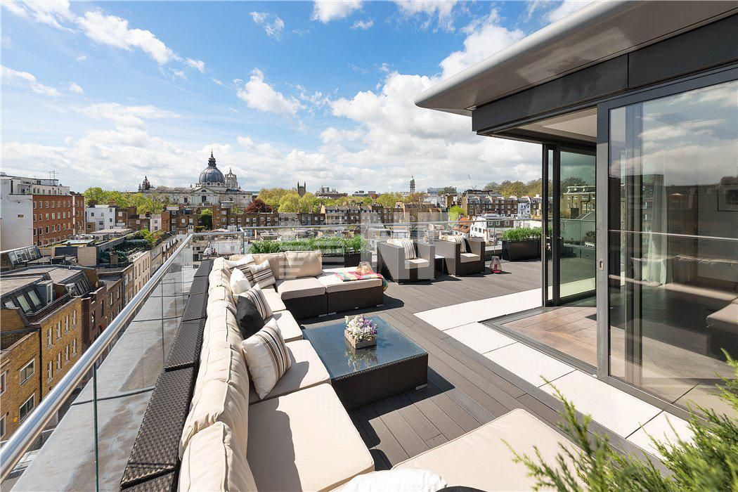 Penthouse in London, United Kingdom, 505 sq.m - picture 1