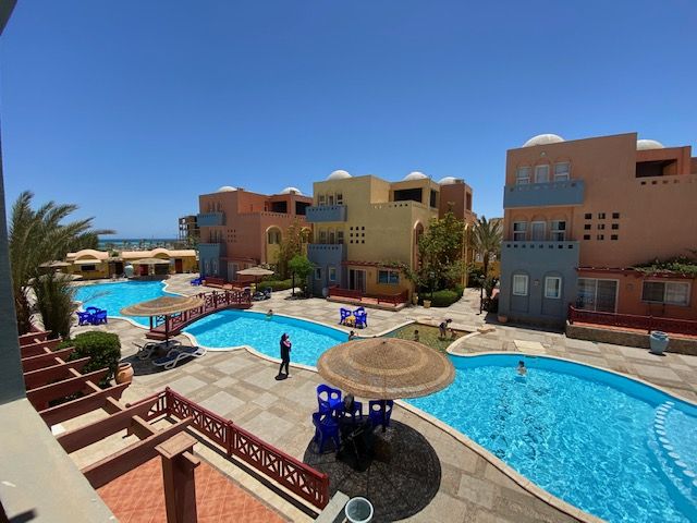 Flat in Hurghada, Egypt, 263 sq.m - picture 1