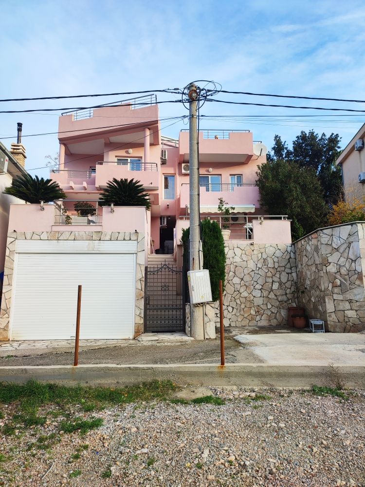 House in Kunje, Montenegro, 310 sq.m - picture 1