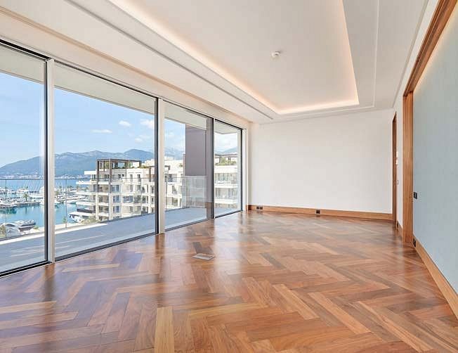 Penthouse in Tivat, Montenegro, 565 sq.m - picture 1