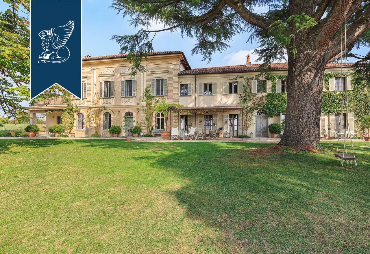 Villa en Turín, Italia, 1 100 m2 - imagen 1
