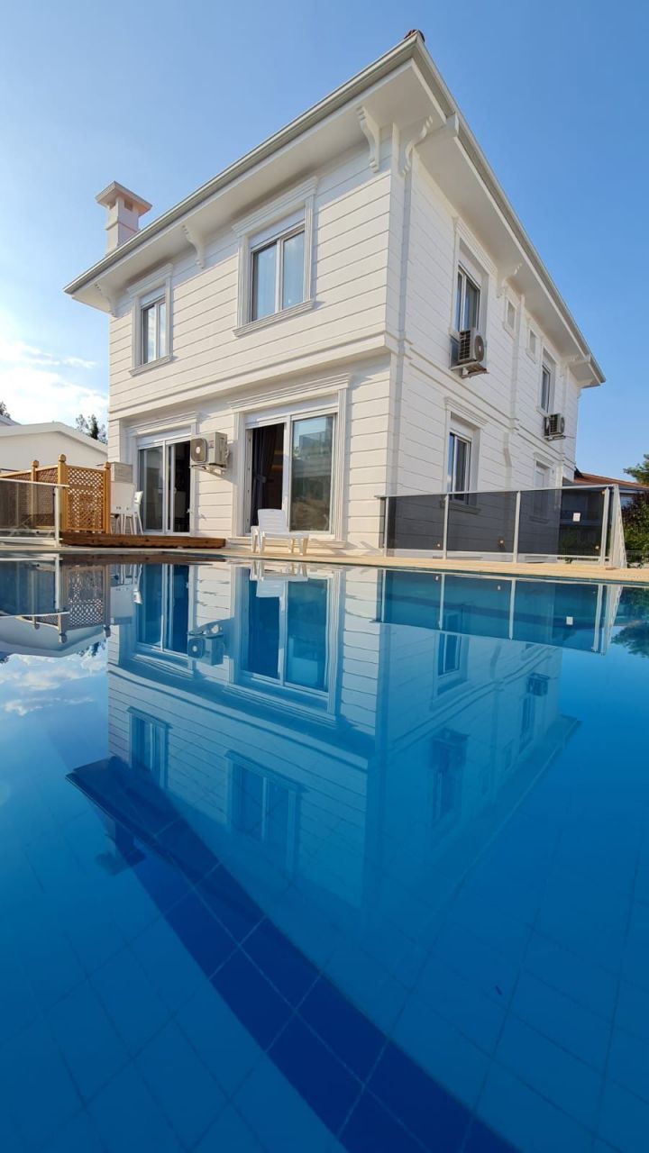 Villa in Antalya, Türkei, 300 m2 - Foto 1