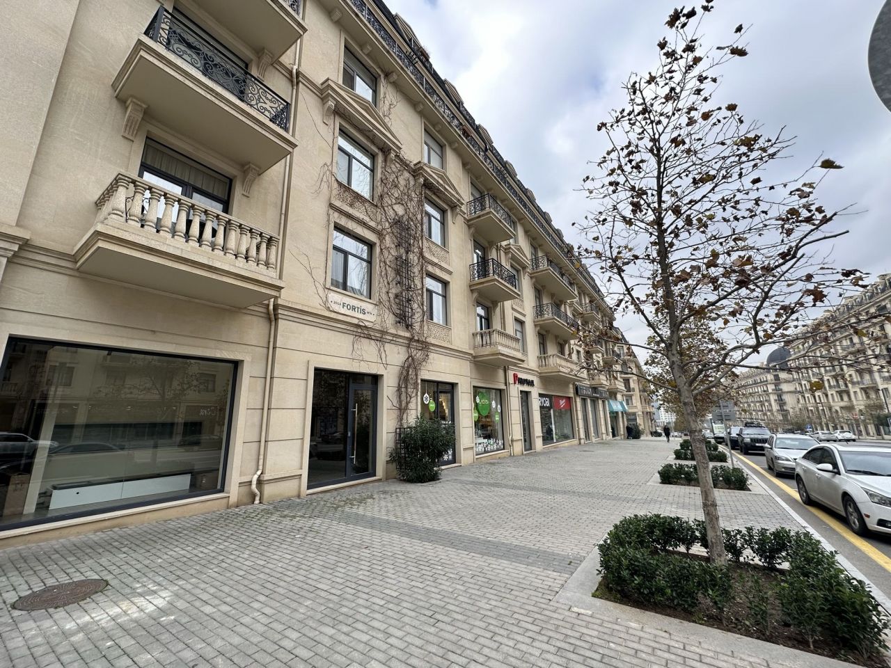 Apartment in Baku, Azerbaijan, 122 sq.m - picture 1