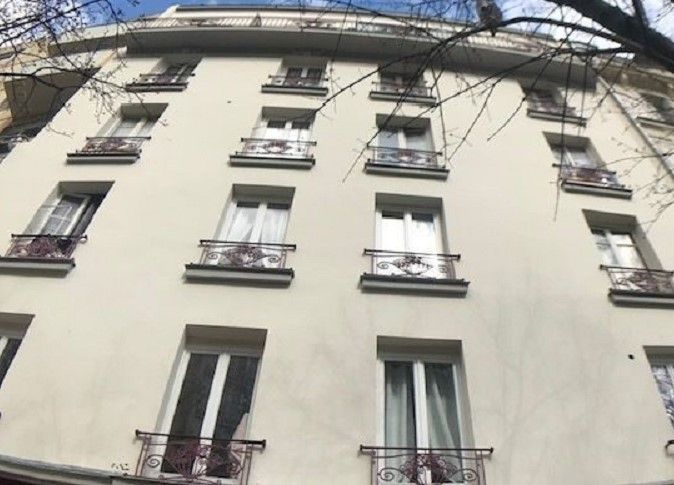 Commercial apartment building in Paris, France, 440 sq.m - picture 1