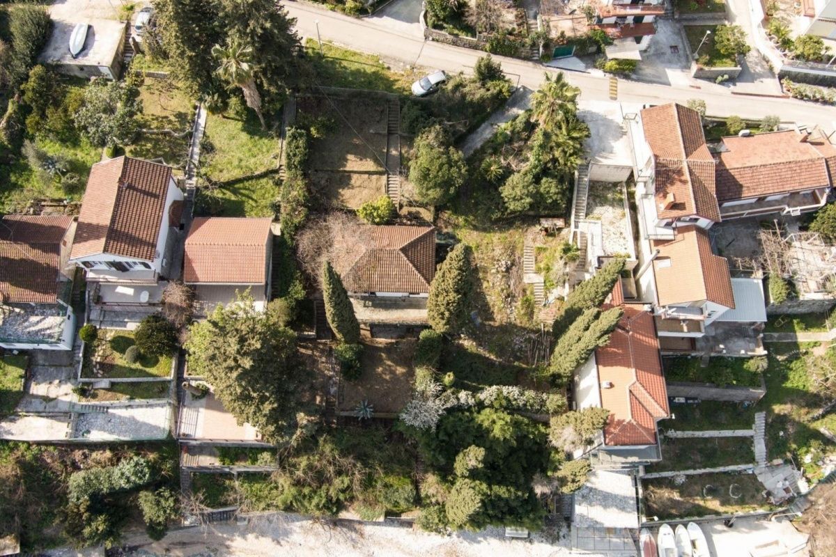 Grundstück in Herceg-Novi, Montenegro, 651 m2 - Foto 1