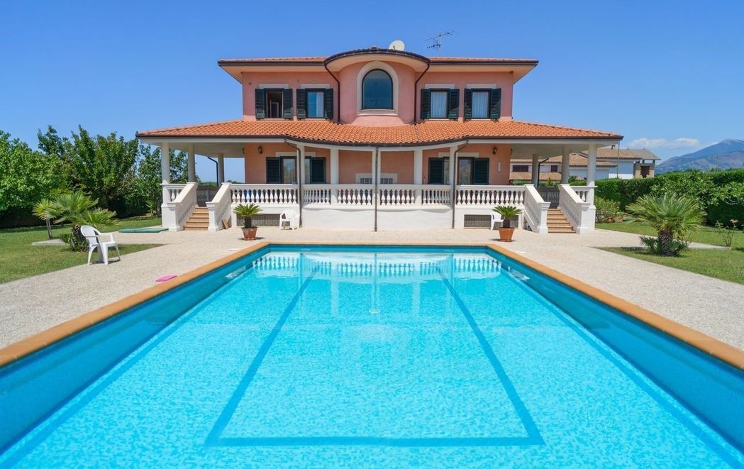Villa in Scalea, Italy, 400 sq.m - picture 1