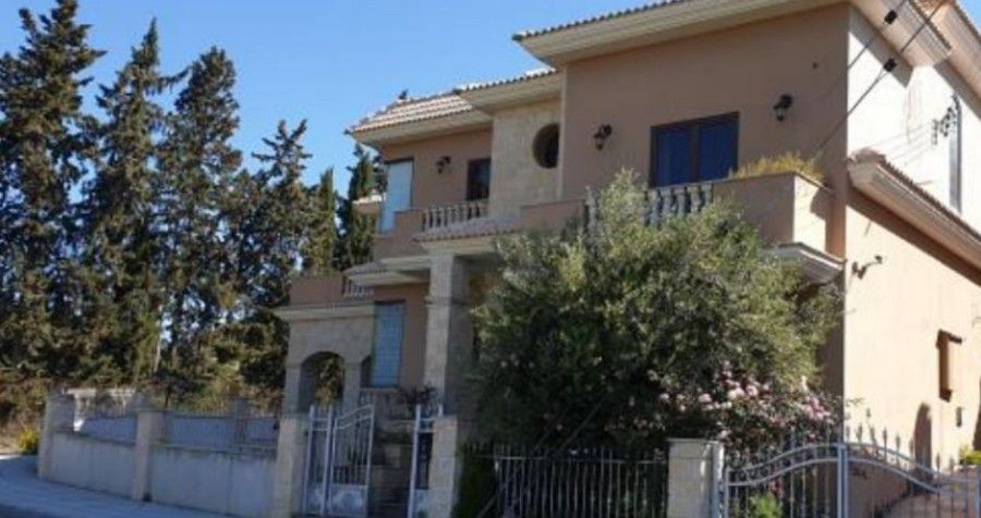 Villa in Limassol, Cyprus, 460 sq.m - picture 1
