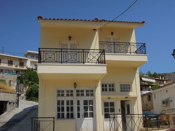 Haus in Loutraki, Griechenland, 200 m2 - Foto 1