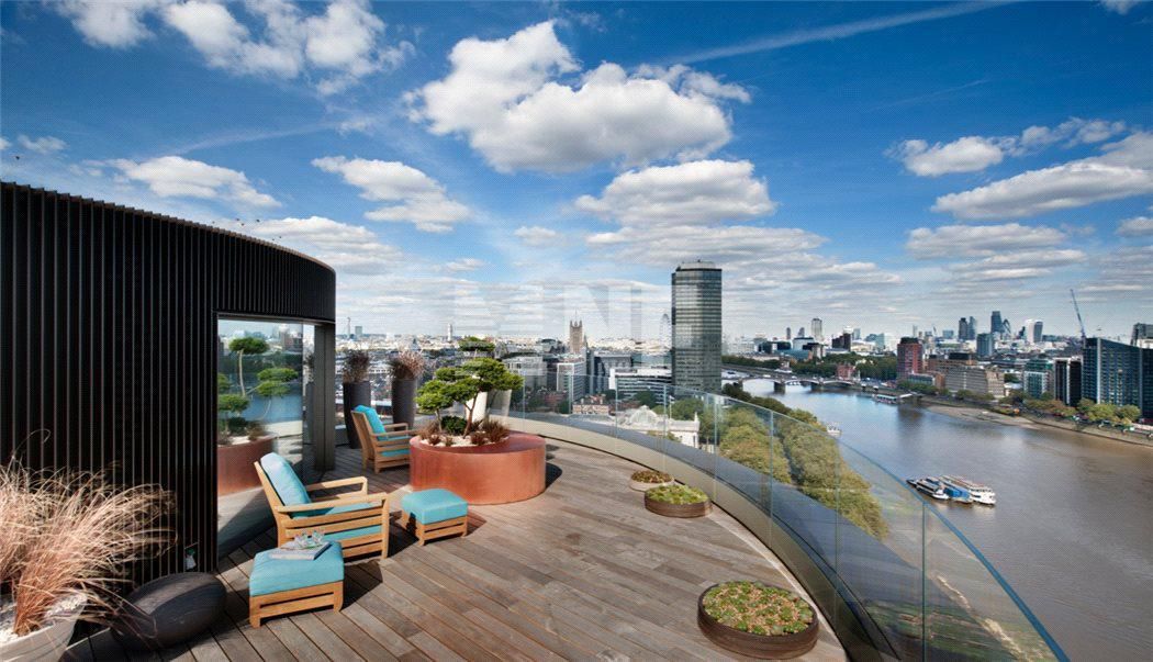 Penthouse in London, United Kingdom, 557.4 sq.m - picture 1