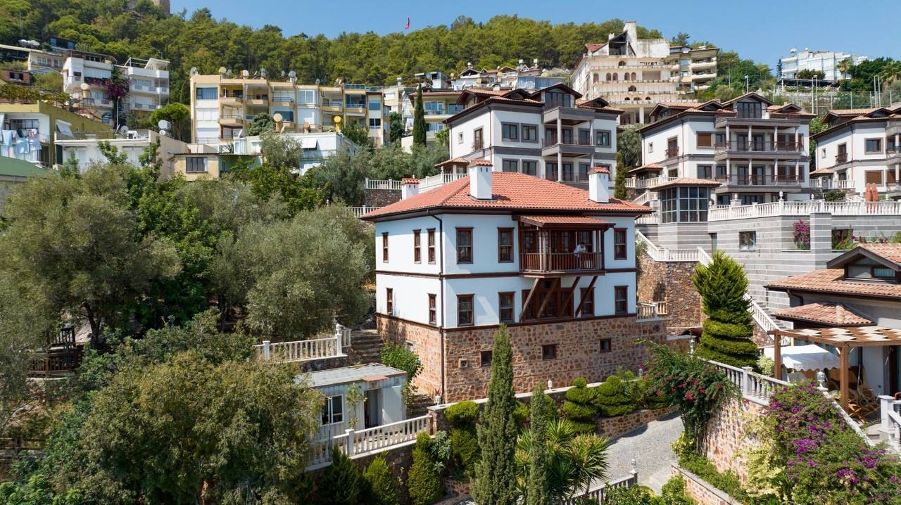 Villa in Alanya, Turkey, 482 sq.m - picture 1