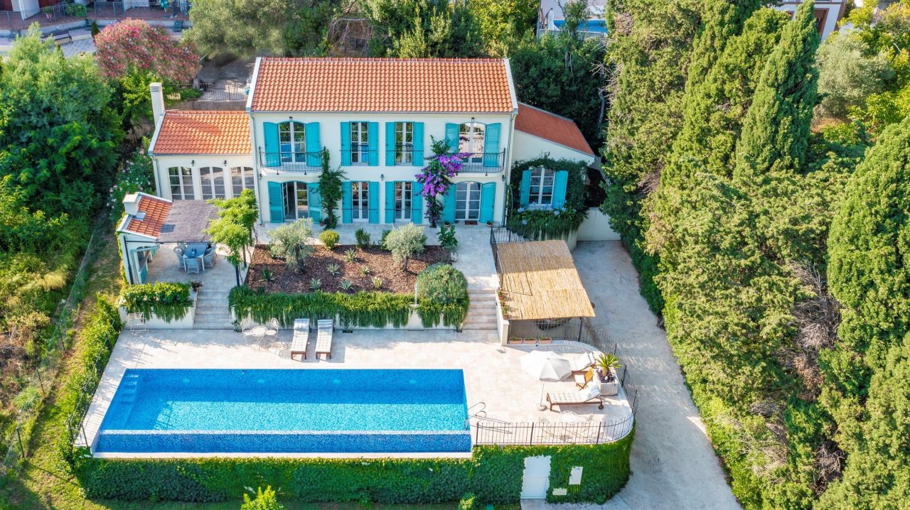 Villa in Herceg-Novi, Montenegro, 198 m2 - Foto 1