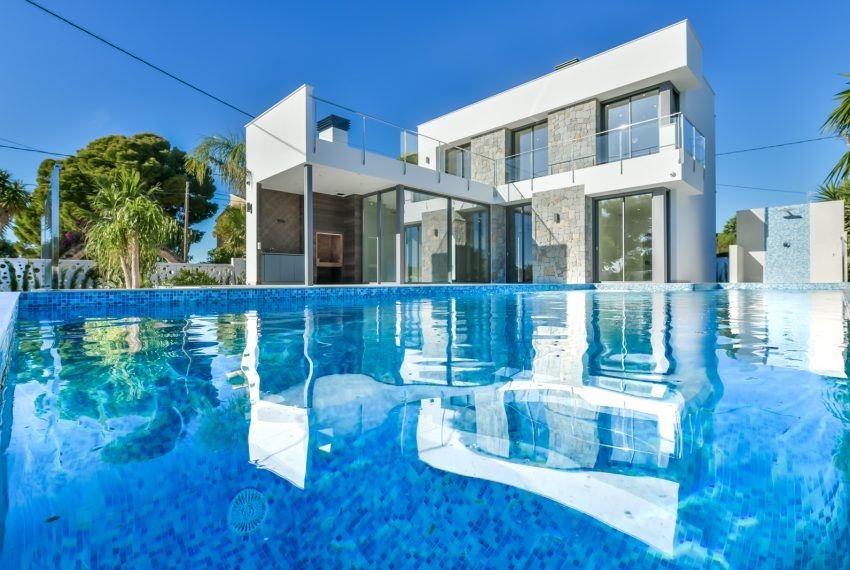 Villa in Calp, Spain, 450 sq.m - picture 1