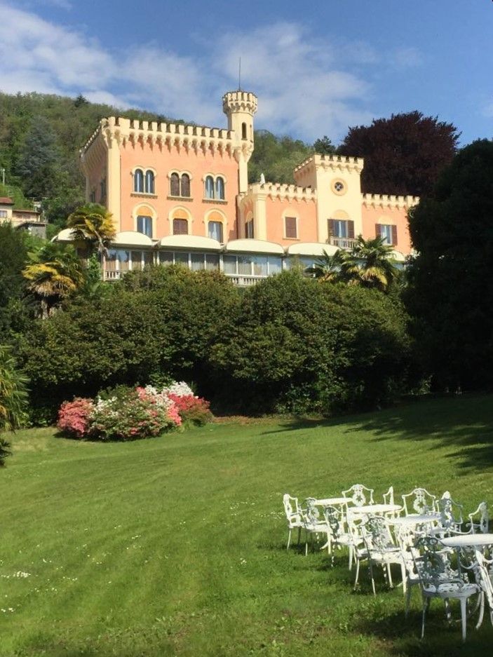 Manor in Stresa, Italy, 1 300 sq.m - picture 1