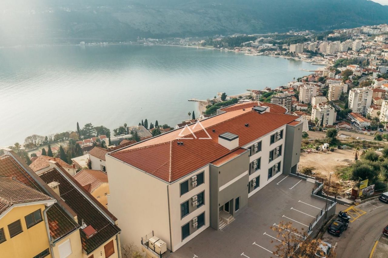 Piso en Herceg-Novi, Montenegro, 73 m2 - imagen 1