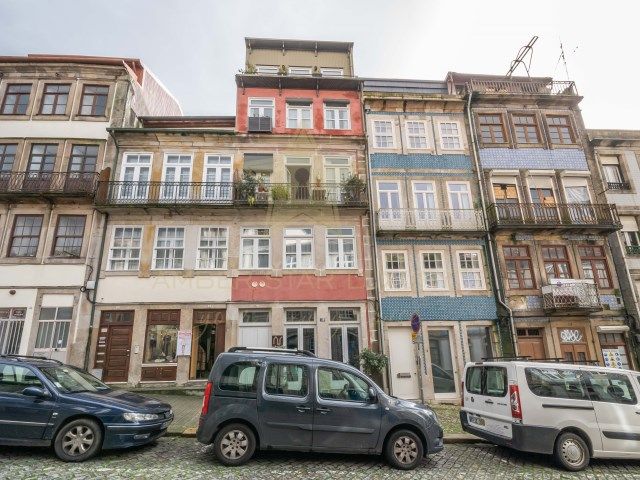 Gewerbeimmobilien in Porto, Portugal, 257 m2 - Foto 1