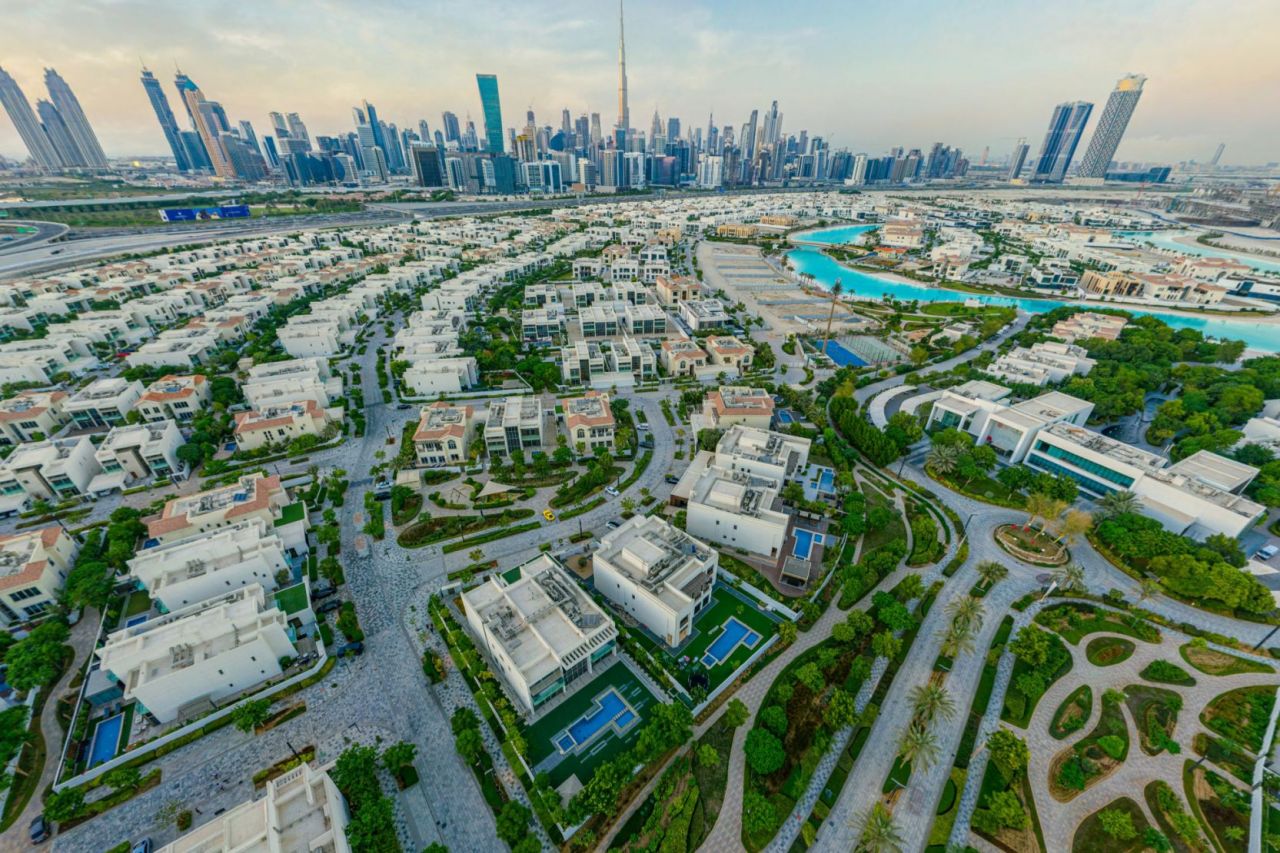Villa à Dubaï, EAU, 1 672 m2 - image 1
