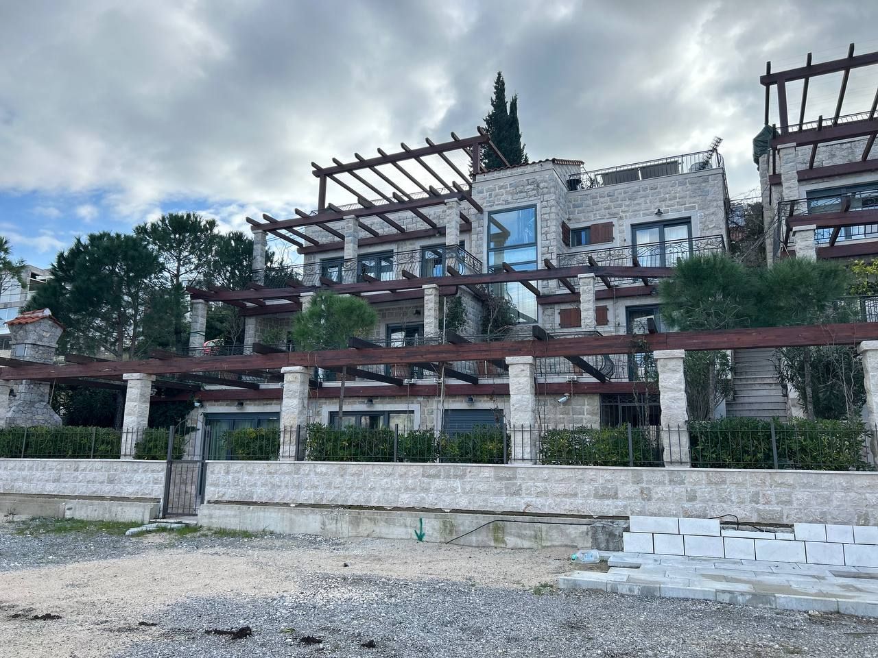 Villa in Krasici, Montenegro, 252 sq.m - picture 1