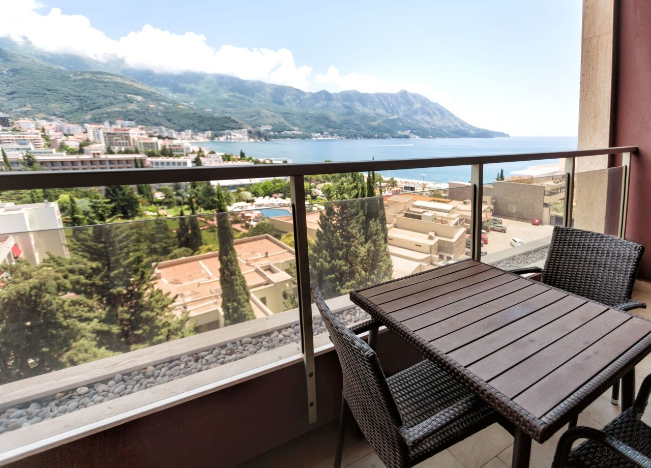 Apartment in Becici, Montenegro, 84 sq.m - picture 1