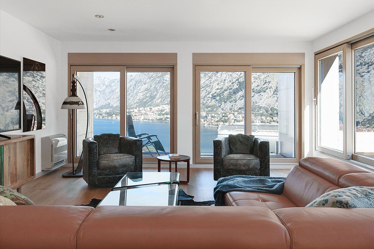 Penthouse in Kotor, Montenegro, 156 sq.m - picture 1