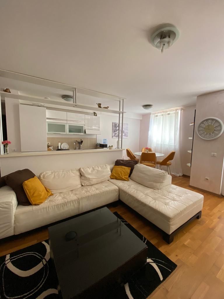 Apartment in Budva, Montenegro, 71 sq.m - picture 1