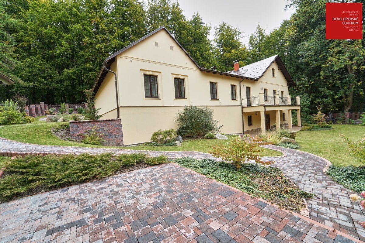 Villa in Marianske Lazne, Czech Republic, 630 sq.m - picture 1