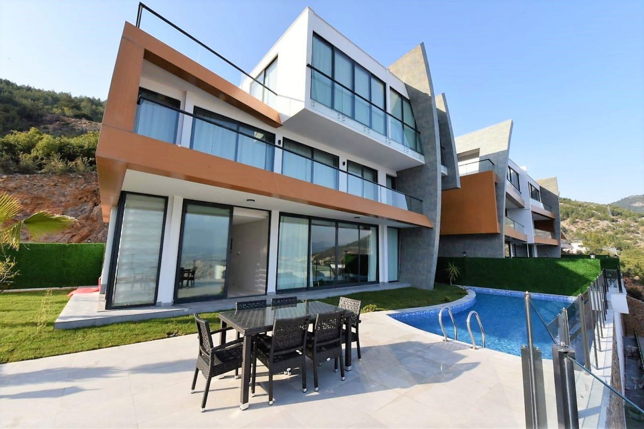 Villa in Alanya, Turkey, 480 sq.m - picture 1