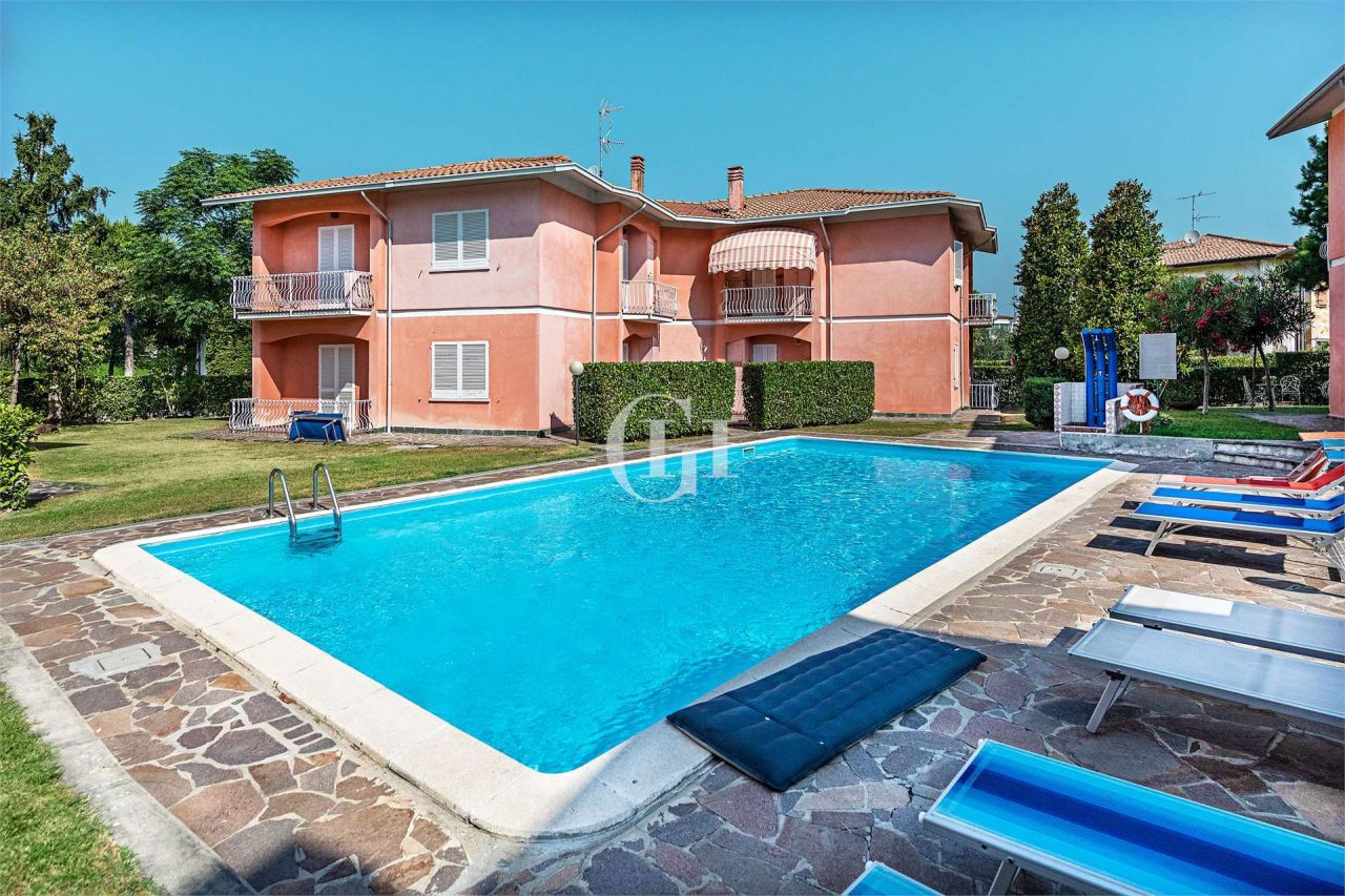 Apartamento por Lago de Garda, Italia, 105 m2 - imagen 1