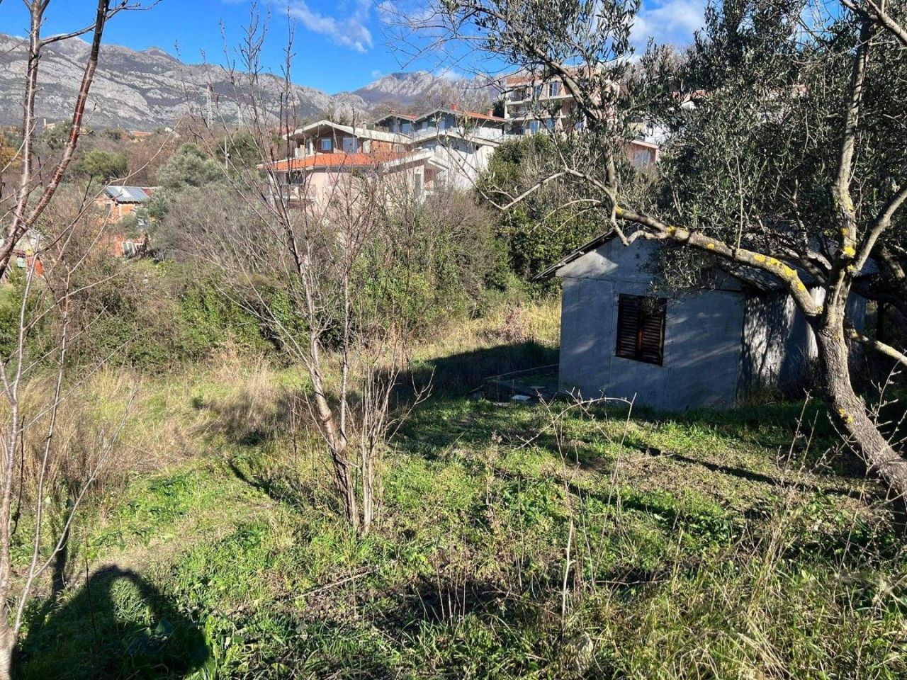 Grundstück in Bar, Montenegro, 1 200 m2 - Foto 1