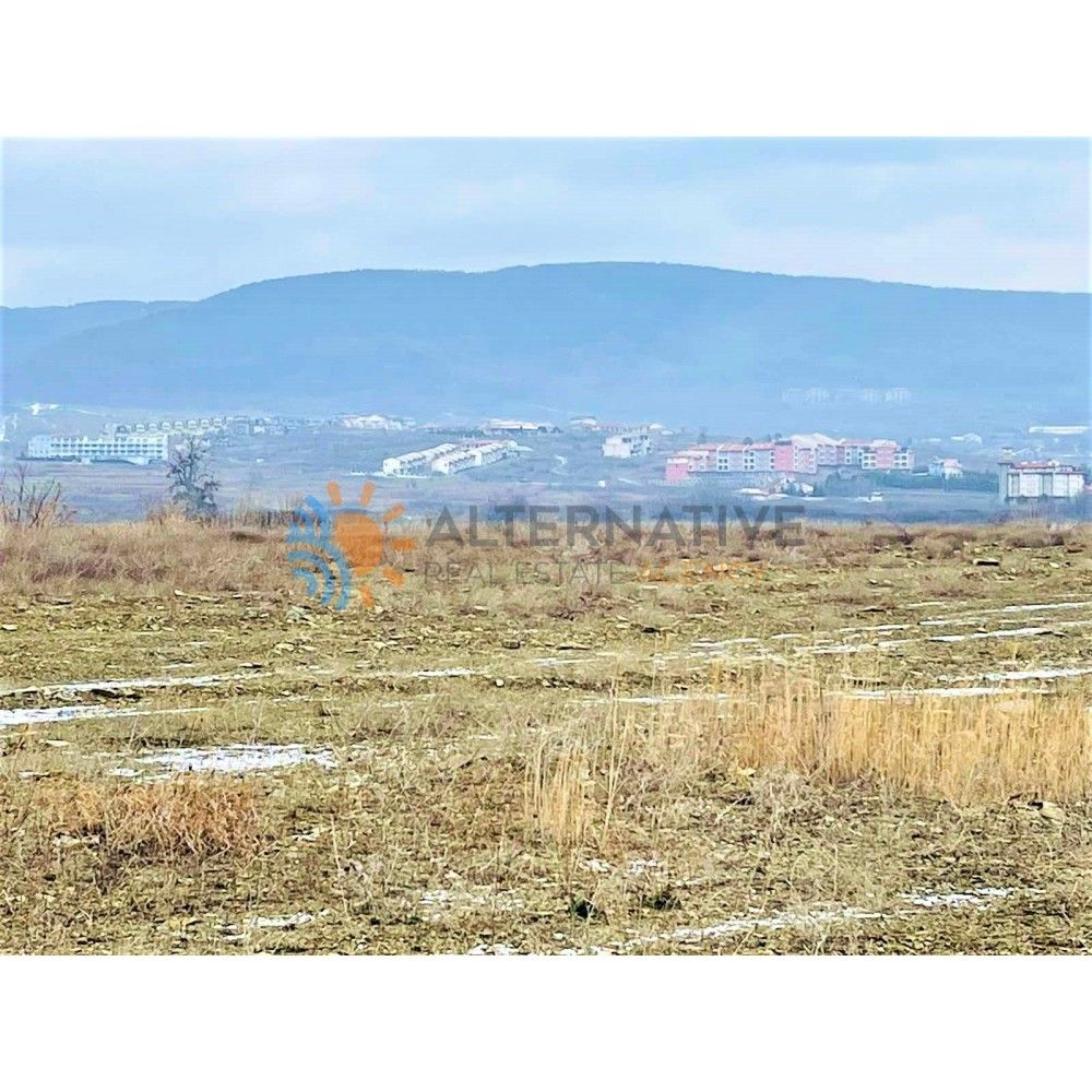 Terrain à Slantchev Briag, Bulgarie, 3 719 m2 - image 1