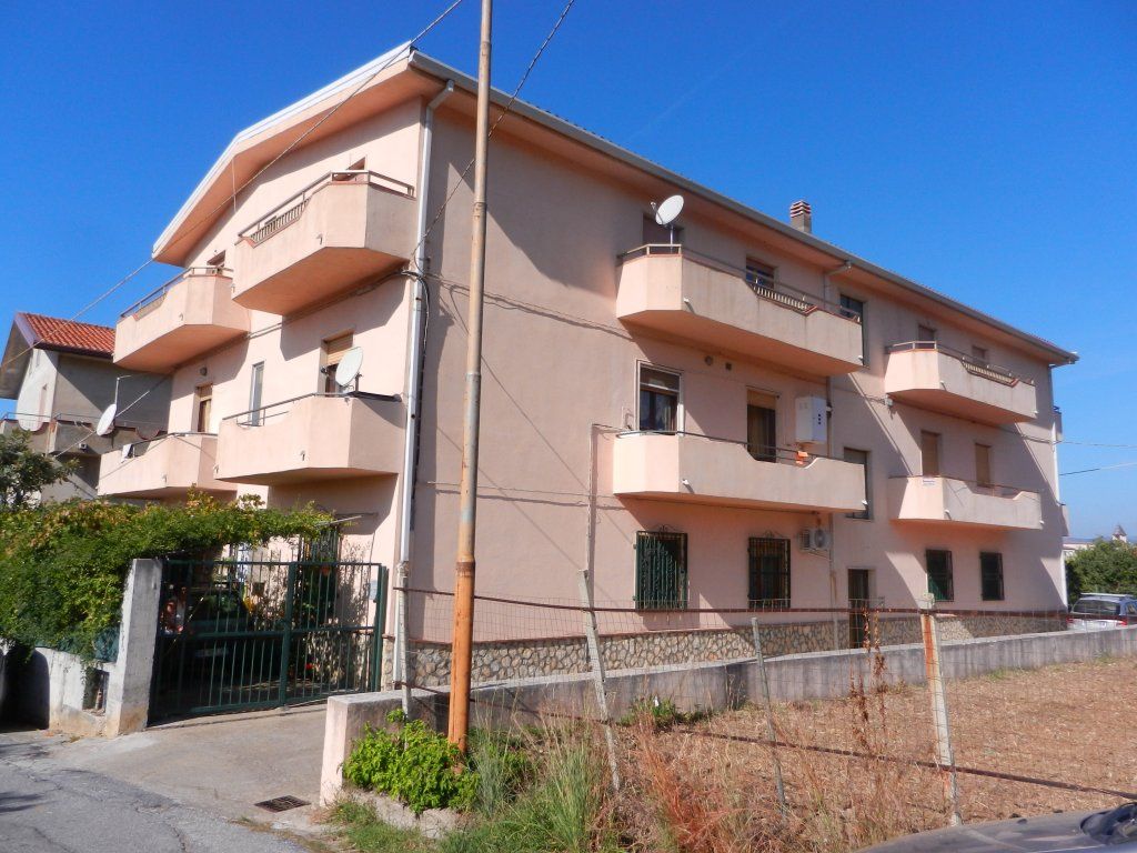 Flat in Grisolia, Italy, 120 sq.m - picture 1