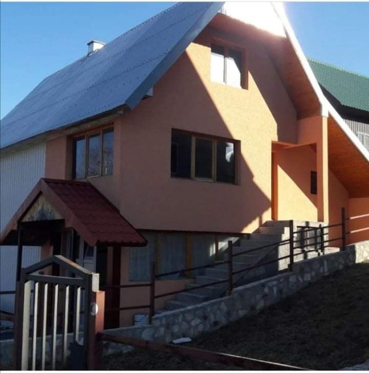 House in Zabljak, Montenegro, 240 sq.m - picture 1