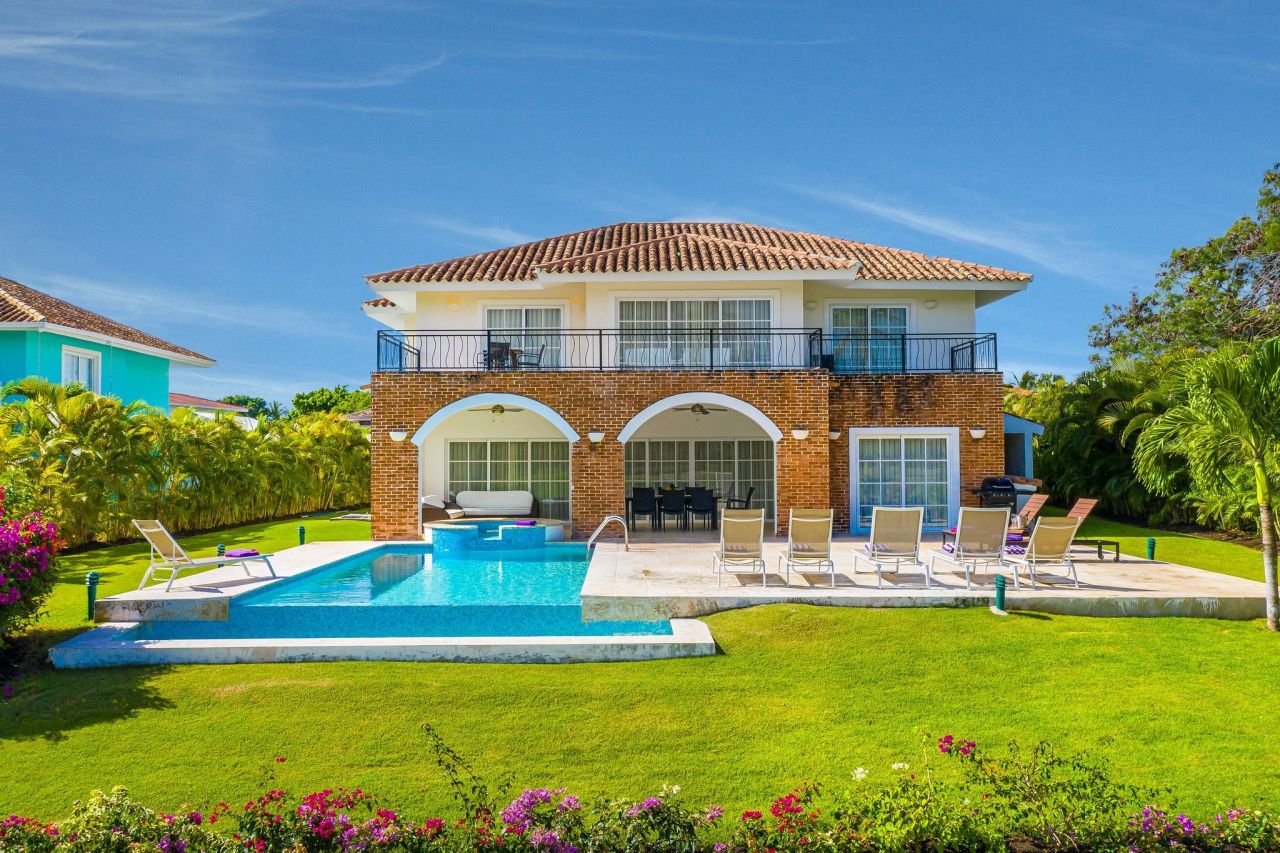 Villa in Punta Cana, Dominikanische Republik, 464 m2 - Foto 1