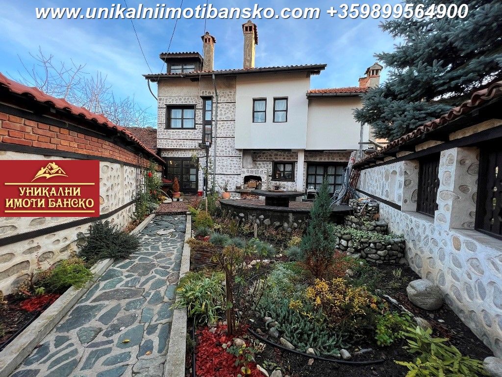 House in Bansko, Bulgaria, 300 sq.m - picture 1