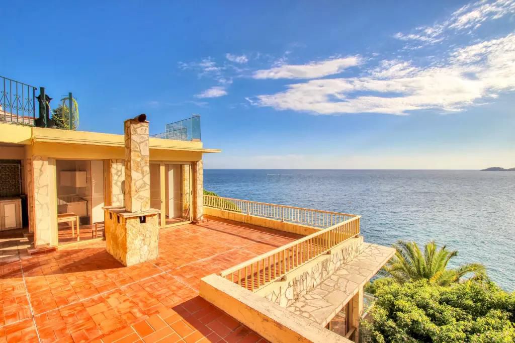 Villa in Cap d'Ail, France, 550 sq.m - picture 1