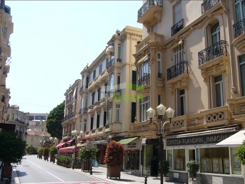 Commercial apartment building in Monaco, Monaco, 585.9 sq.m - picture 1