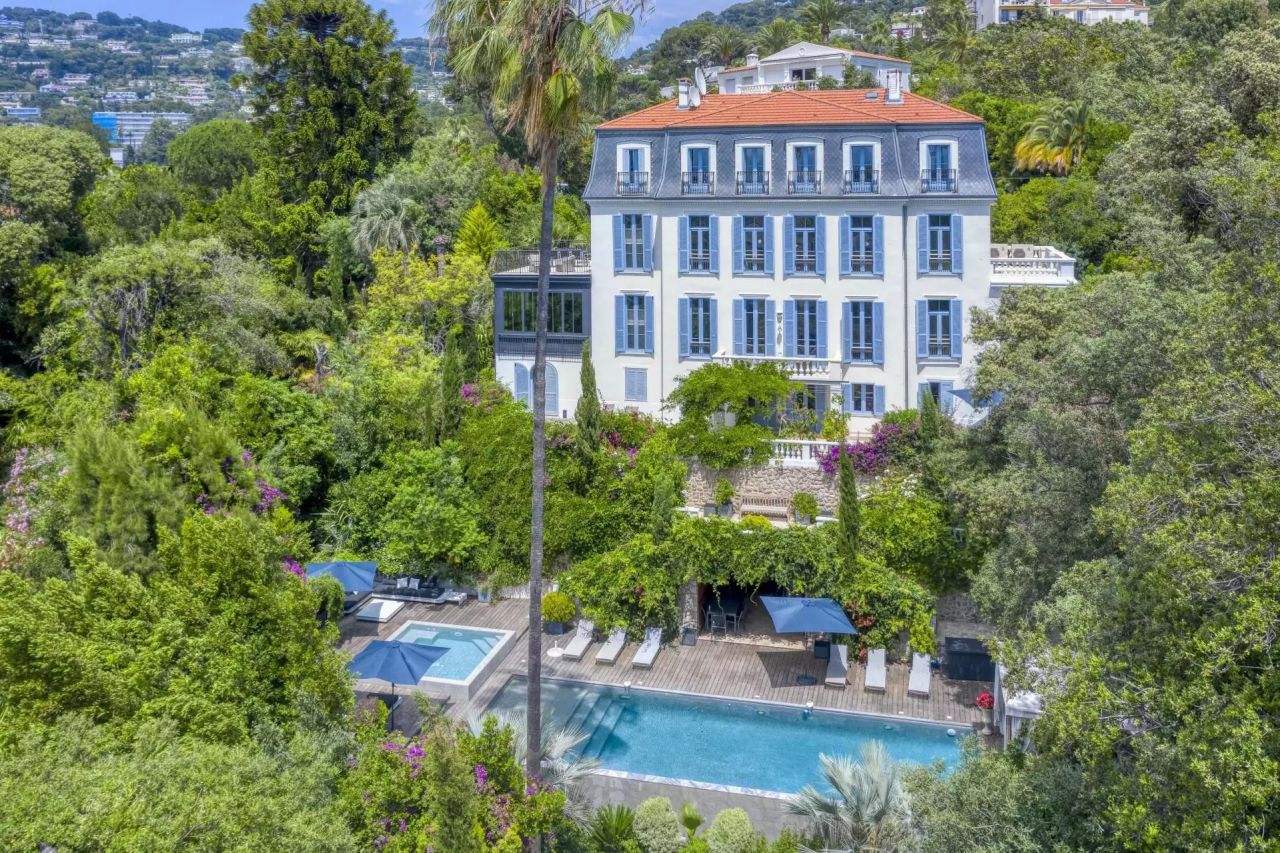 Villa in Cannes, France, 600 sq.m - picture 1