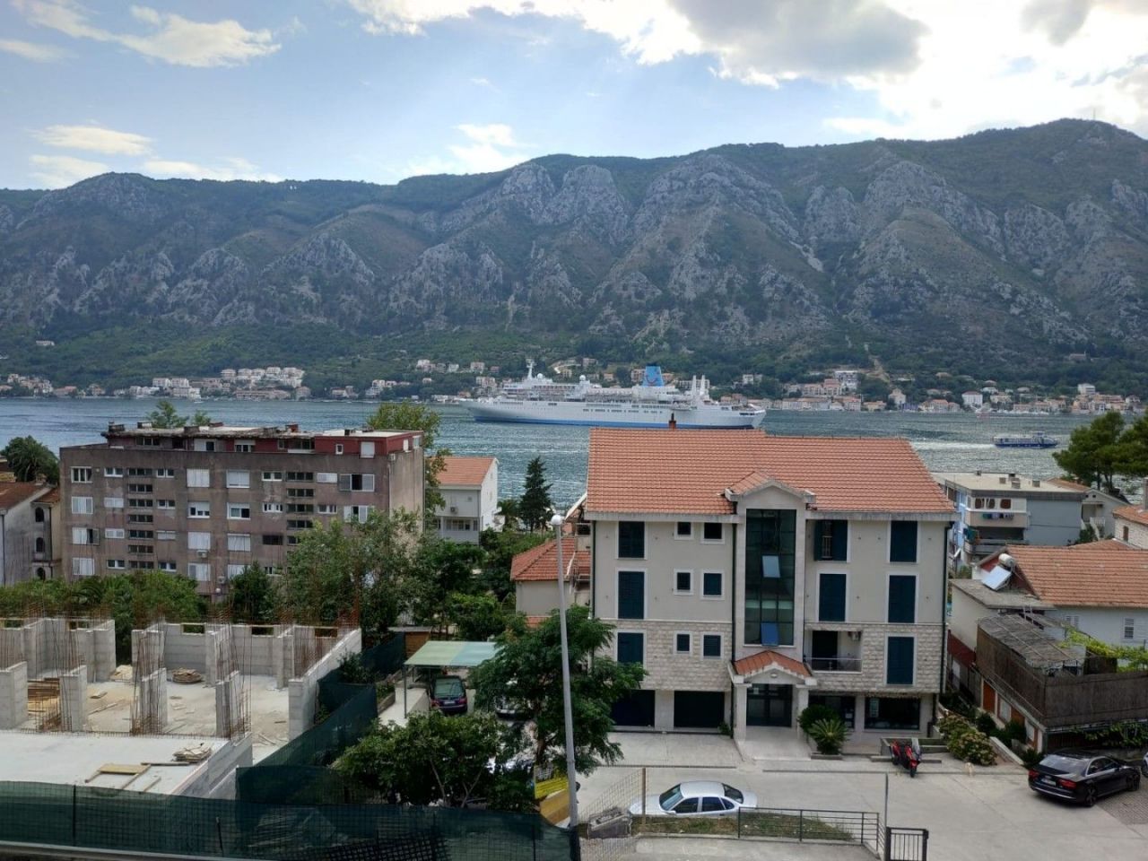 Wohnung in Dobrota, Montenegro, 108 m2 - Foto 1