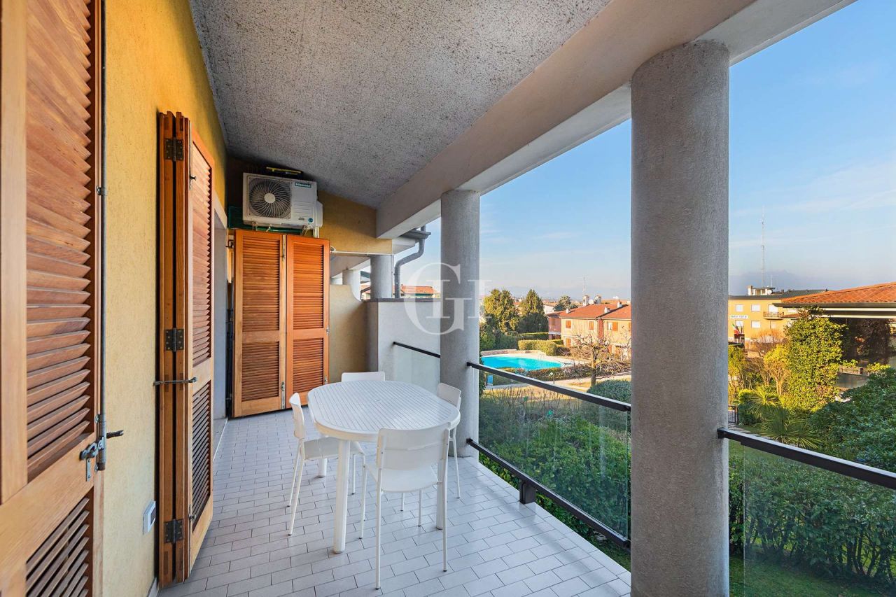 Apartamento por Lago de Garda, Italia, 85 m2 - imagen 1