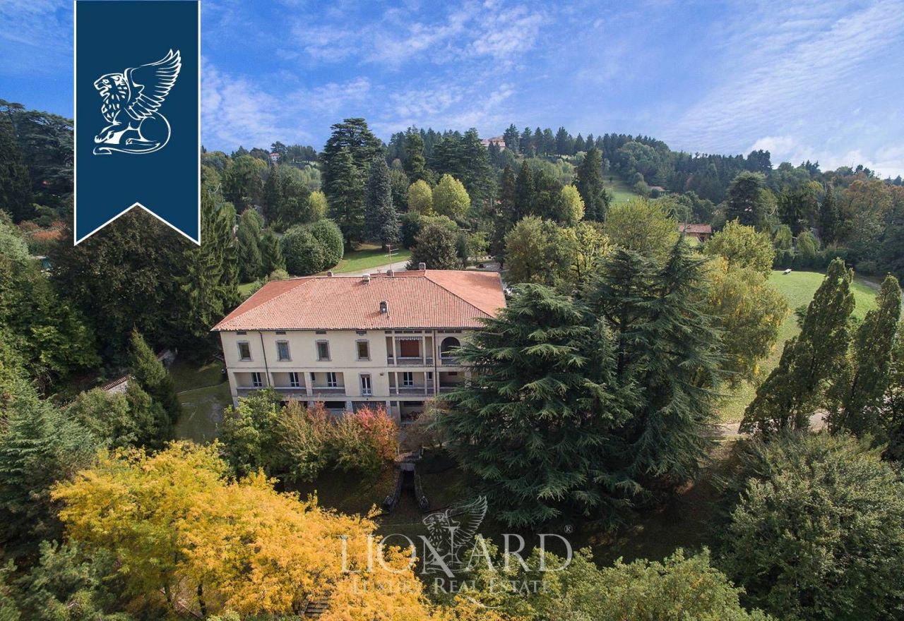 Villa à Como, Italie, 1 500 m2 - image 1