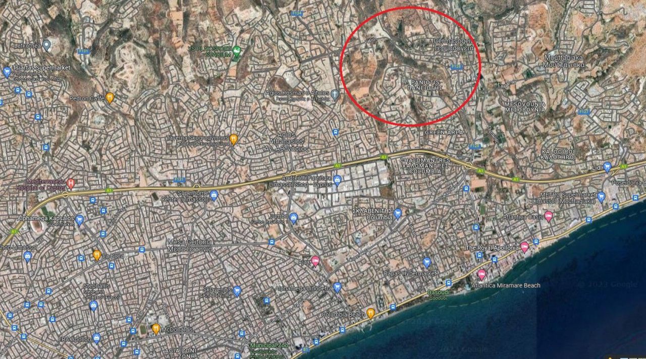 Terrain à Limassol, Chypre, 11 895 m² - image 1