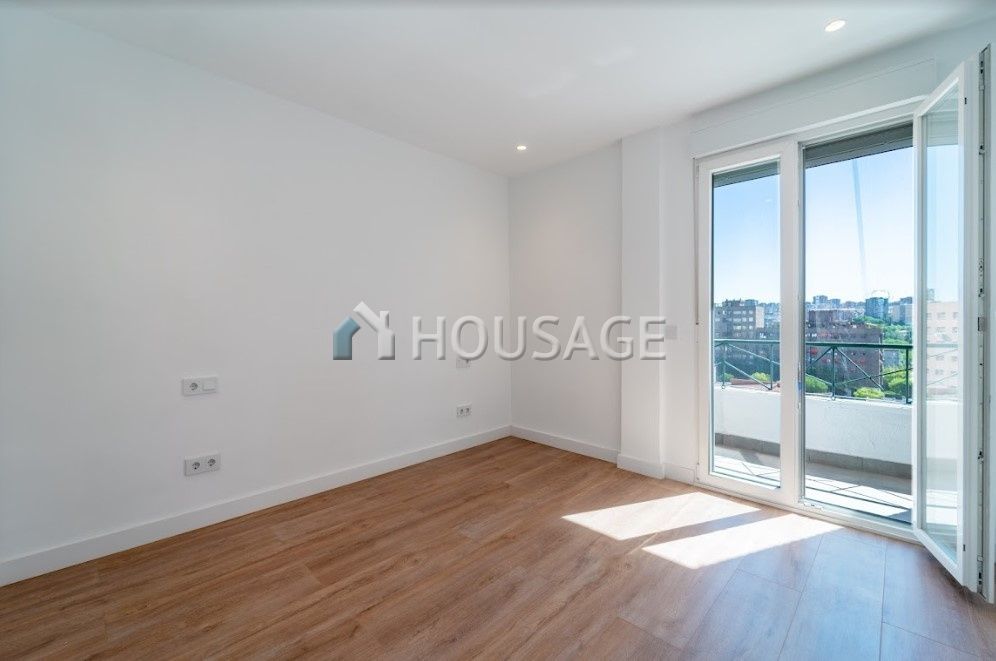 Flat in Madrid, Spain, 98 sq.m - picture 1