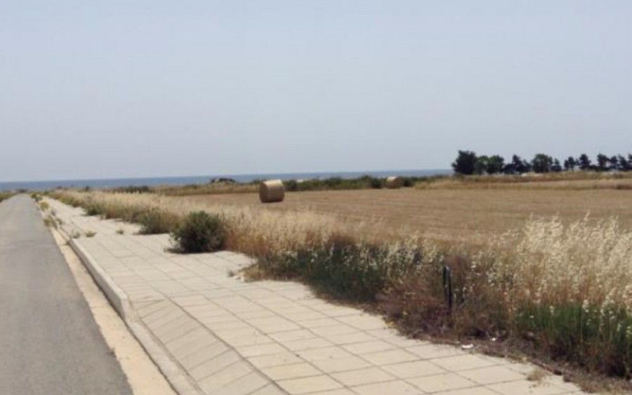 Terrain à Larnaca, Chypre, 853 m2 - image 1