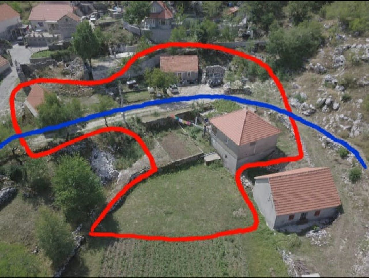Grundstück in Njeguši, Montenegro, 1 294 m2 - Foto 1